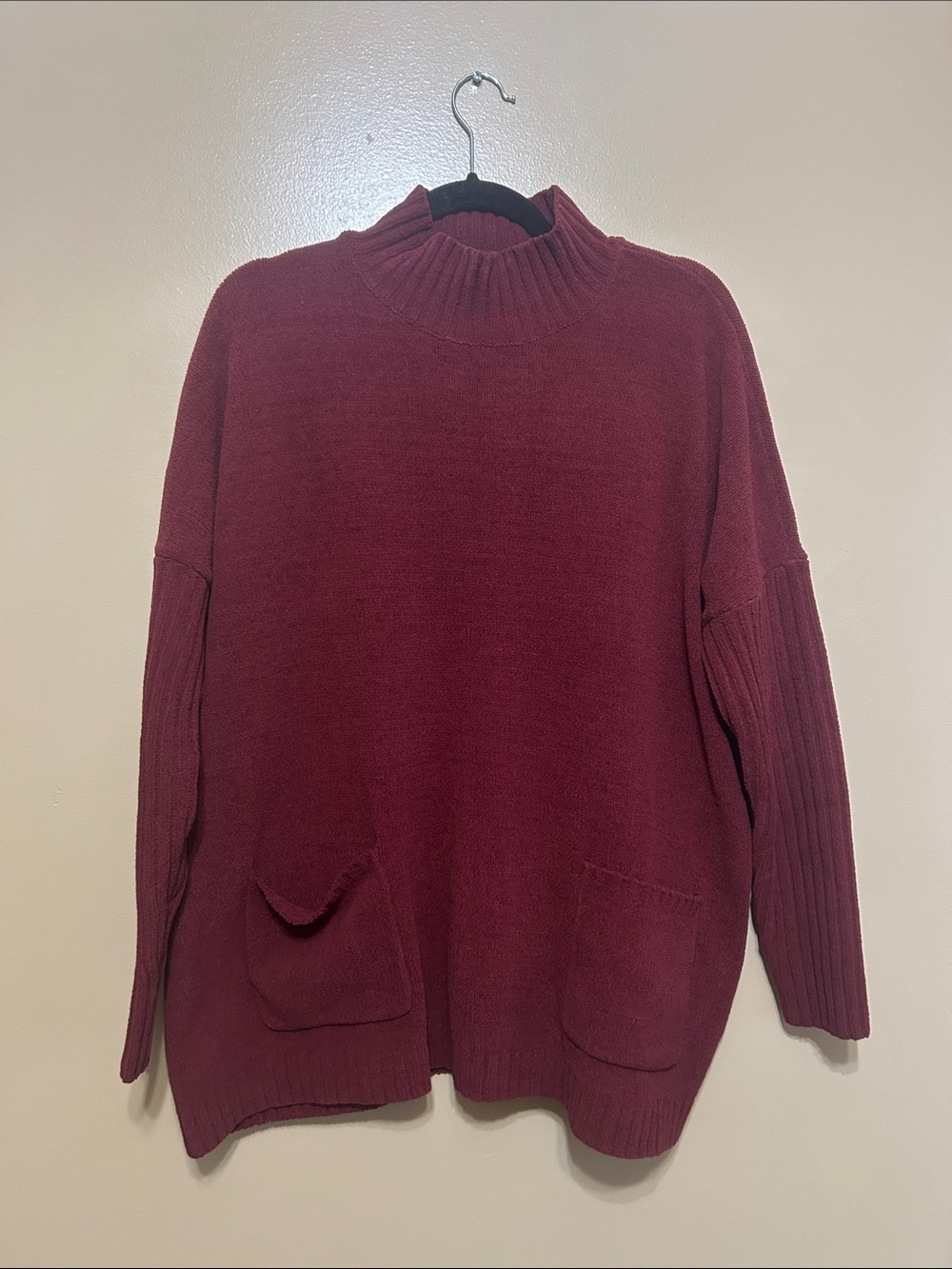 Women's Cozy Mock Neck Pocket Sweater in Burgundy